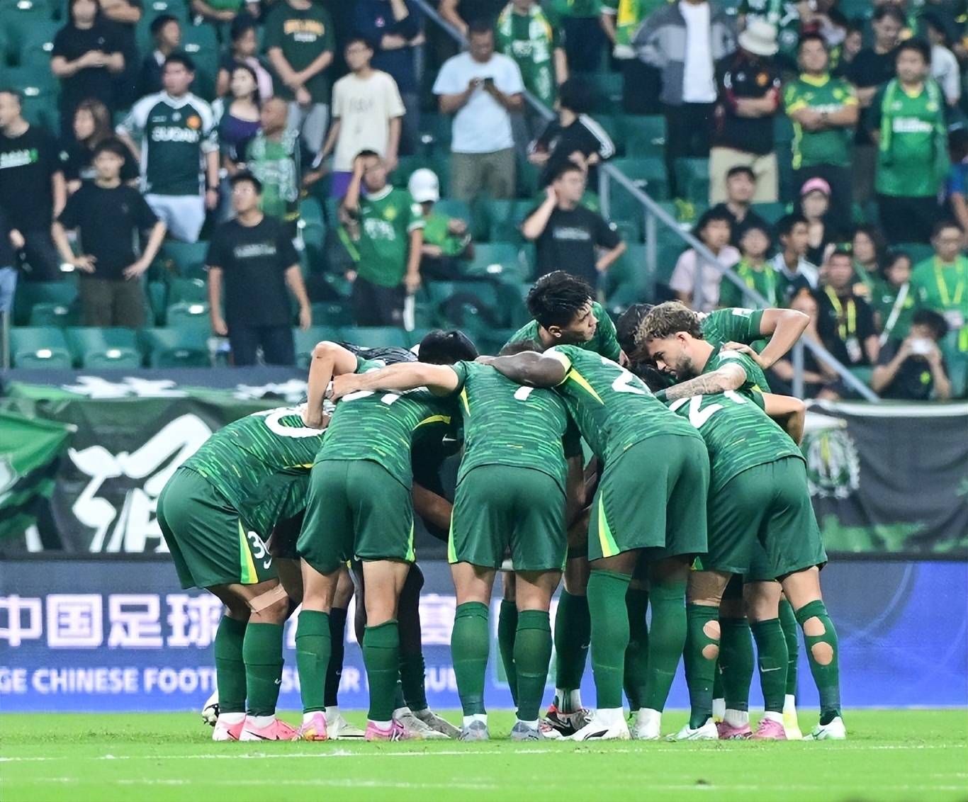 关键时刻体能课后，北京国安止住颓势备战CBA季后赛，压力陡增，身体对抗强度拉满 