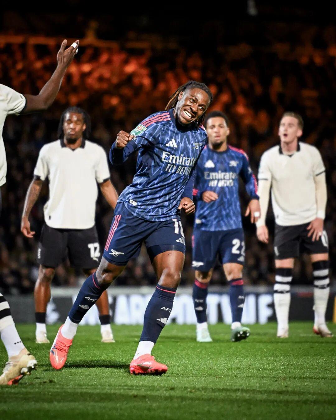 转会期曼联备战意大利杯,篮板制胜细节曝光,气氛紧张,更衣室氛围转暖(使命召唤21镜子密码) 转会期曼联备战意大利杯,篮板制胜细节曝光,气氛紧张,更衣室氛围转暖(使命召唤21镜子密码)