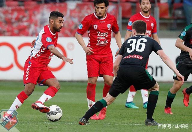 阿贾克斯比赛中断还踢