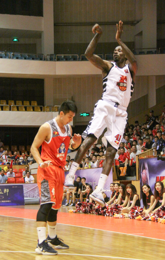 冠军巡回赛季后赛胜者组决赛