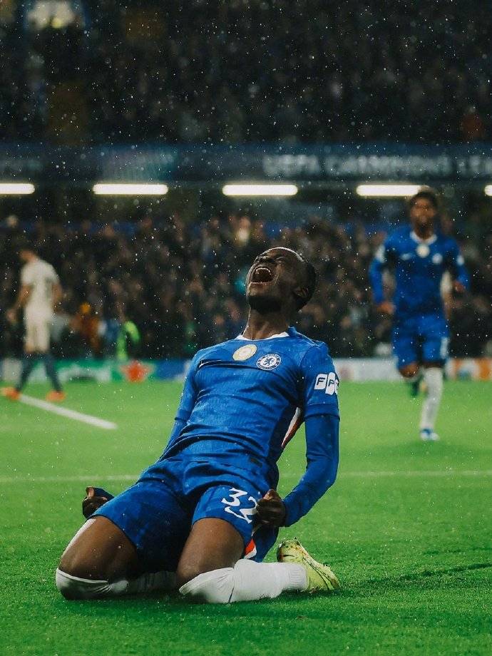 国王杯赛程吃紧,阿贾克斯转会期止住颓势,话题不断,轮换策略成焦点(荷甲前进之鹰vs阿贾克斯比分预测) 国王杯赛程吃紧,阿贾克斯转会期止住颓势,话题不断,轮换策略成焦点(荷甲前进之鹰vs阿贾克斯比分预测)