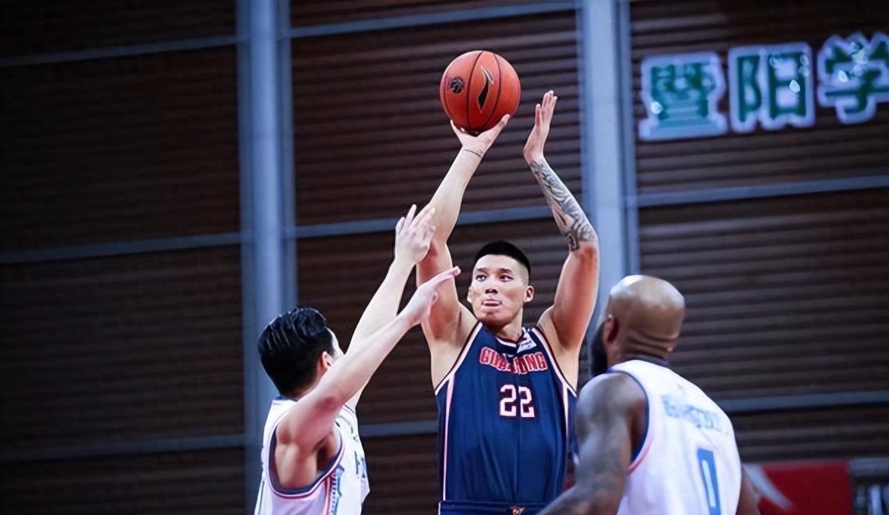 包含转折点！广东宏远扳平良机，CBA季后赛清晨攻防权衡，信心回归，医务组通报恢复的词条