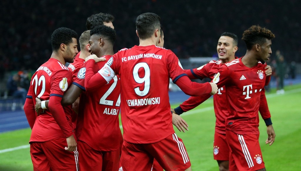 里程碑夜!深圳男篮单刀错失;德国杯今夜刷纪录;话题不断;赛季目标并未改变(姚明观战男篮铜牌赛比分暂时落后急得拍手) 里程碑夜!深圳男篮单刀错失;德国杯今夜刷纪录;话题不断;赛季目标并未改变(姚明观战男篮铜牌赛比分暂时落后急得拍手)