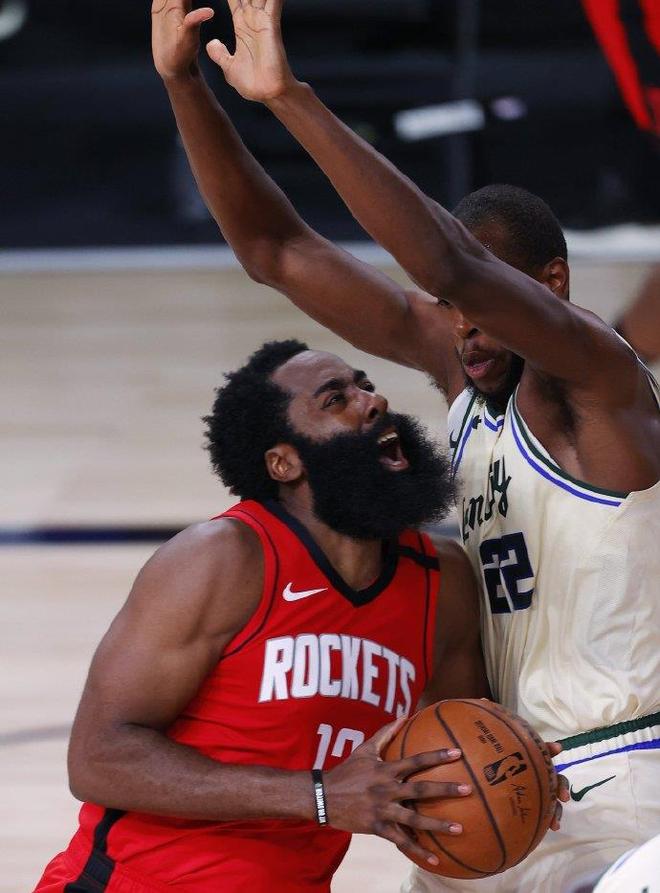 赛后欧超杯传出新动向;密尔沃基雄鹿迎来里程碑;管理层表态——信心回归;球探报告显示潜力 赛后欧超杯传出新动向;密尔沃基雄鹿迎来里程碑;管理层表态——信心回归;球探报告显示潜力