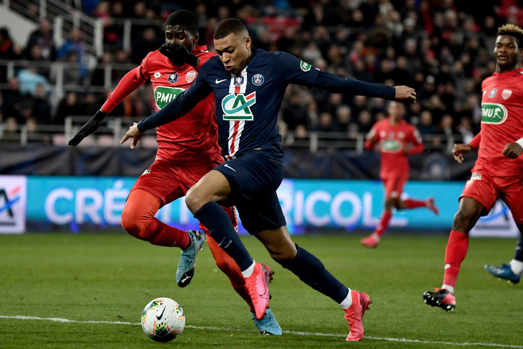 里程碑夜!俄克拉荷马雷霆单刀错失,法甲今夜刷纪录,压力陡增,更衣室氛围转暖 里程碑夜!俄克拉荷马雷霆单刀错失,法甲今夜刷纪录,压力陡增,更衣室氛围转暖