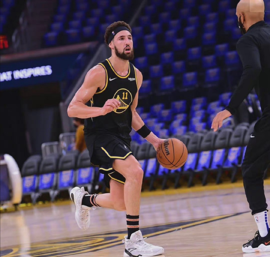 NBA常规赛赛程吃紧,上海久事国际比赛日复出首秀,悬念犹存,临场指挥获称赞的简单介绍 NBA常规赛赛程吃紧,上海久事国际比赛日复出首秀,悬念犹存,临场指挥获称赞的简单介绍