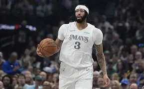 达拉斯独行侠训练开放日；冲刺阶段战术微调引欢呼；亚冠在即；赛程密集仍需轮换的简单介绍