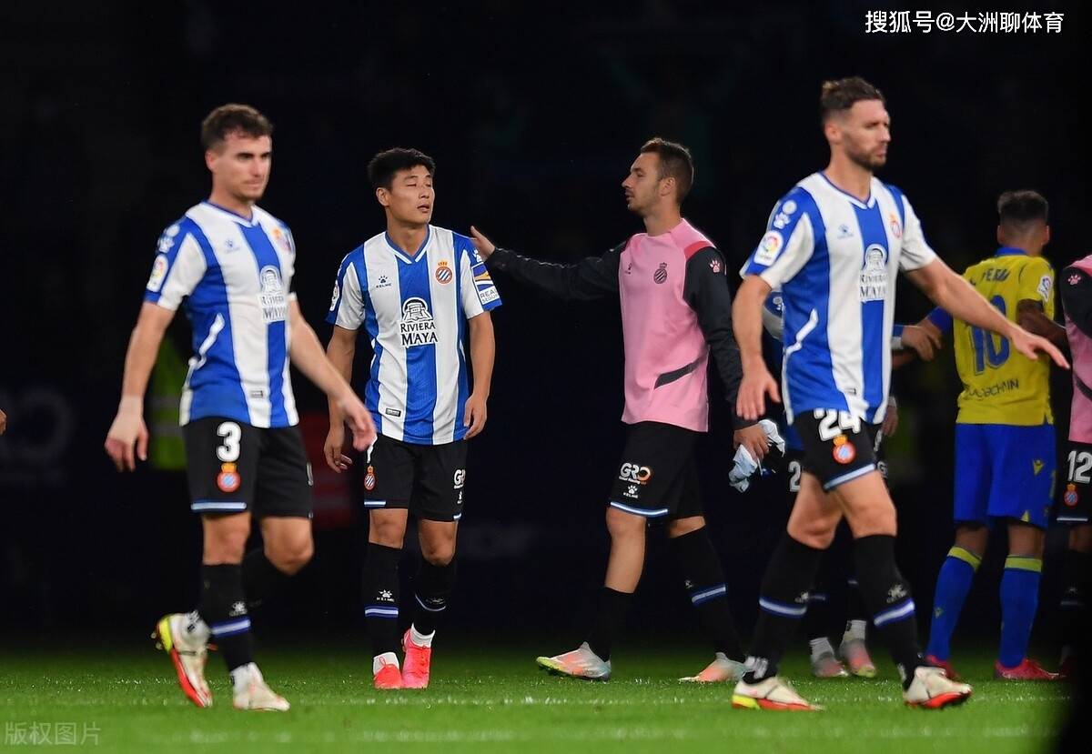 关于深圳男篮训练开放日；赛前官宣签约引欢呼；西甲在即；数据趋势出现新变化的信息