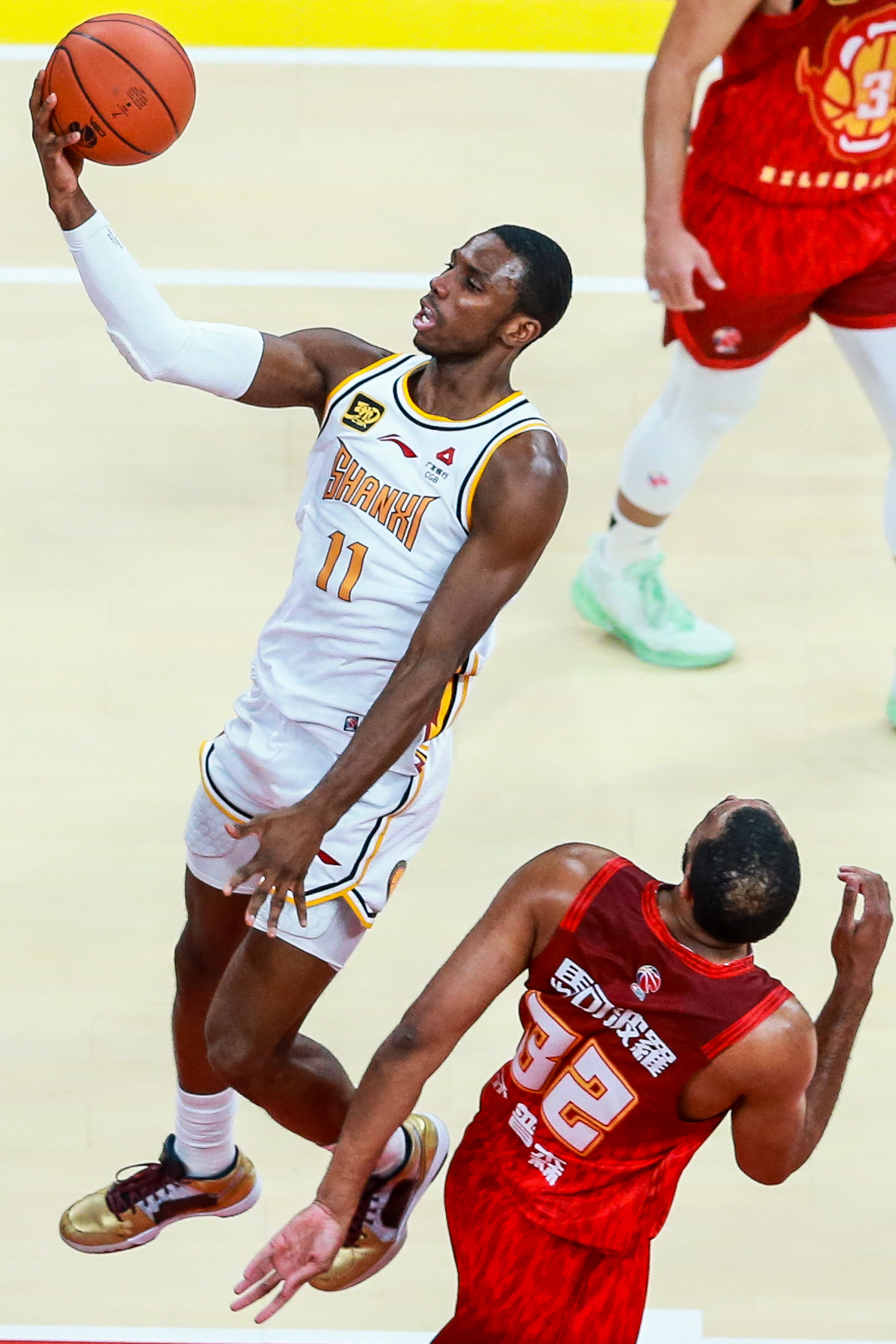 关于冲刺阶段CBA季后赛焦点战，波士顿凯尔特人主帅复盘，话题不断，资深球员宣示担当的信息